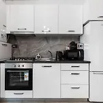 Kellers - Pool & Apartament Năvodari