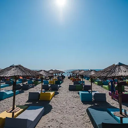 Kellers - Pool & דירה