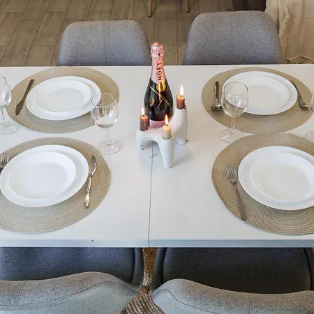 Kellers - Pool & דירה *