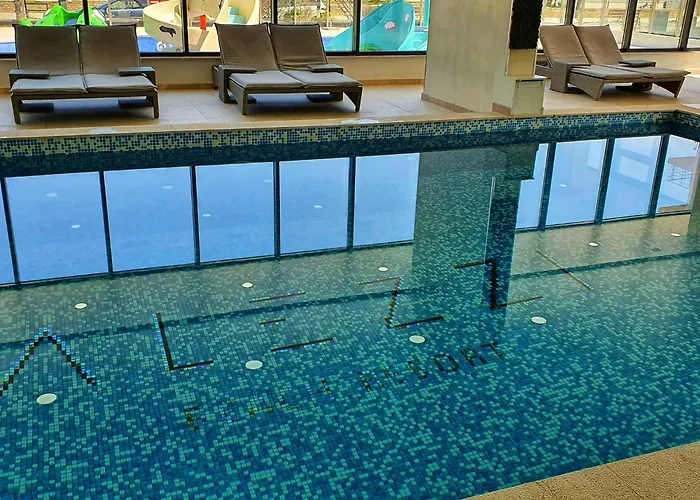 Kellers - Pool & דירה Năvodari